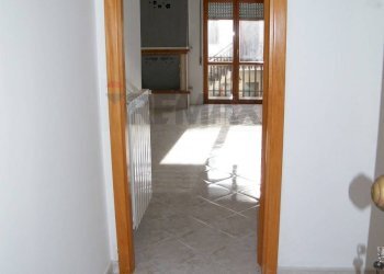 Hall / corridoio - Quadrilocale Via Nazionale Frentana
 
2v, Lama dei Peligni - foto 7