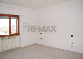 Stanza vuota - Quadrilocale Via Nazionale Frentana
 
2v, Lama dei Peligni - foto 17