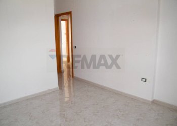 Stanza vuota - Quadrilocale Via Nazionale Frentana
 
2v, Lama dei Peligni - foto 18