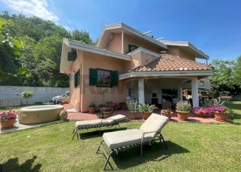 Casa all\'aperto - Casa indipendente Montebello di Bertona - foto 1