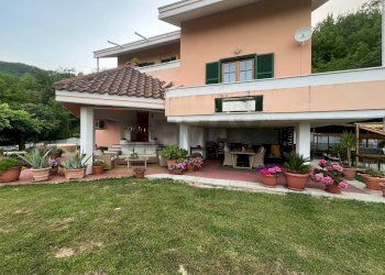 Casa all\'aperto - Casa indipendente Montebello di Bertona - foto 2