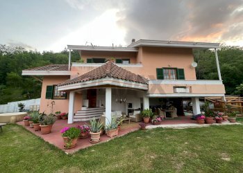 Casa all\'aperto - Casa indipendente Montebello di Bertona - foto 4