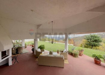 Terrazza - Casa indipendente Montebello di Bertona - foto 9