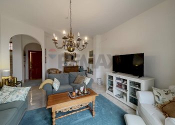 Soggiorno - Casa indipendente Montebello di Bertona - foto 24