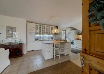 Cucina - Casa indipendente Montebello di Bertona - foto 30