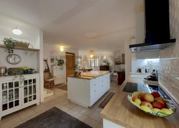 Cucina - Casa indipendente Montebello di Bertona - foto 33