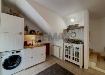 Lavanderia - Casa indipendente Montebello di Bertona - foto 35