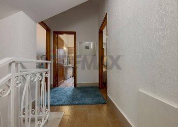 Hall / corridoio - Casa indipendente Montebello di Bertona - foto 62