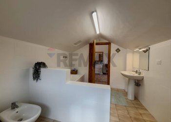 Bagno - Casa indipendente Montebello di Bertona - foto 85