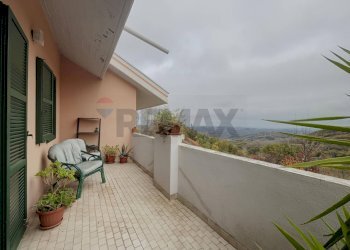 Balcone - Casa indipendente Montebello di Bertona - foto 96