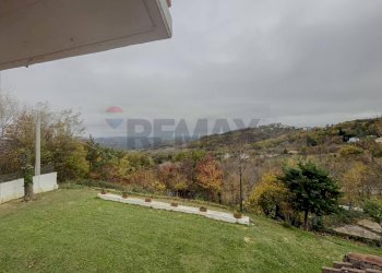 Giardino - Casa indipendente Montebello di Bertona - foto 119