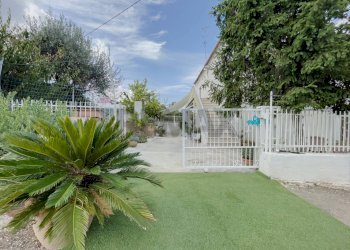 Giardino - Casa indipendente Rocca San Giovanni - foto 12