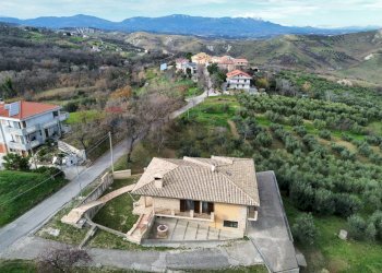 Vista delle montagne - Casa indipendente Roccamontepiano - foto 10