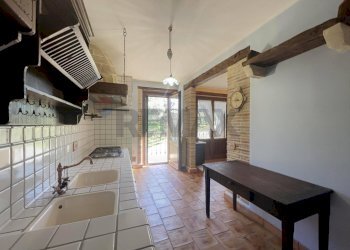 Cucina - Casa indipendente Roccamontepiano - foto 30