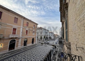 Edificio all\'aperto - Ufficio Corso Trento e Trieste
 
123, Lanciano - foto 1