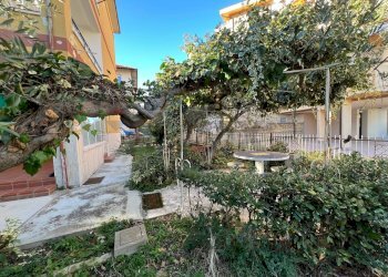 Giardino - Quadrilocale Via Olmo Di Riccio
 
54, Lanciano - foto 11
