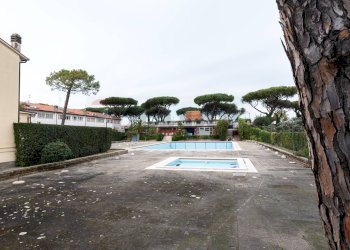 Piscina - Villa Viale Gorgia di Leontini
 
260, Roma - photo 36