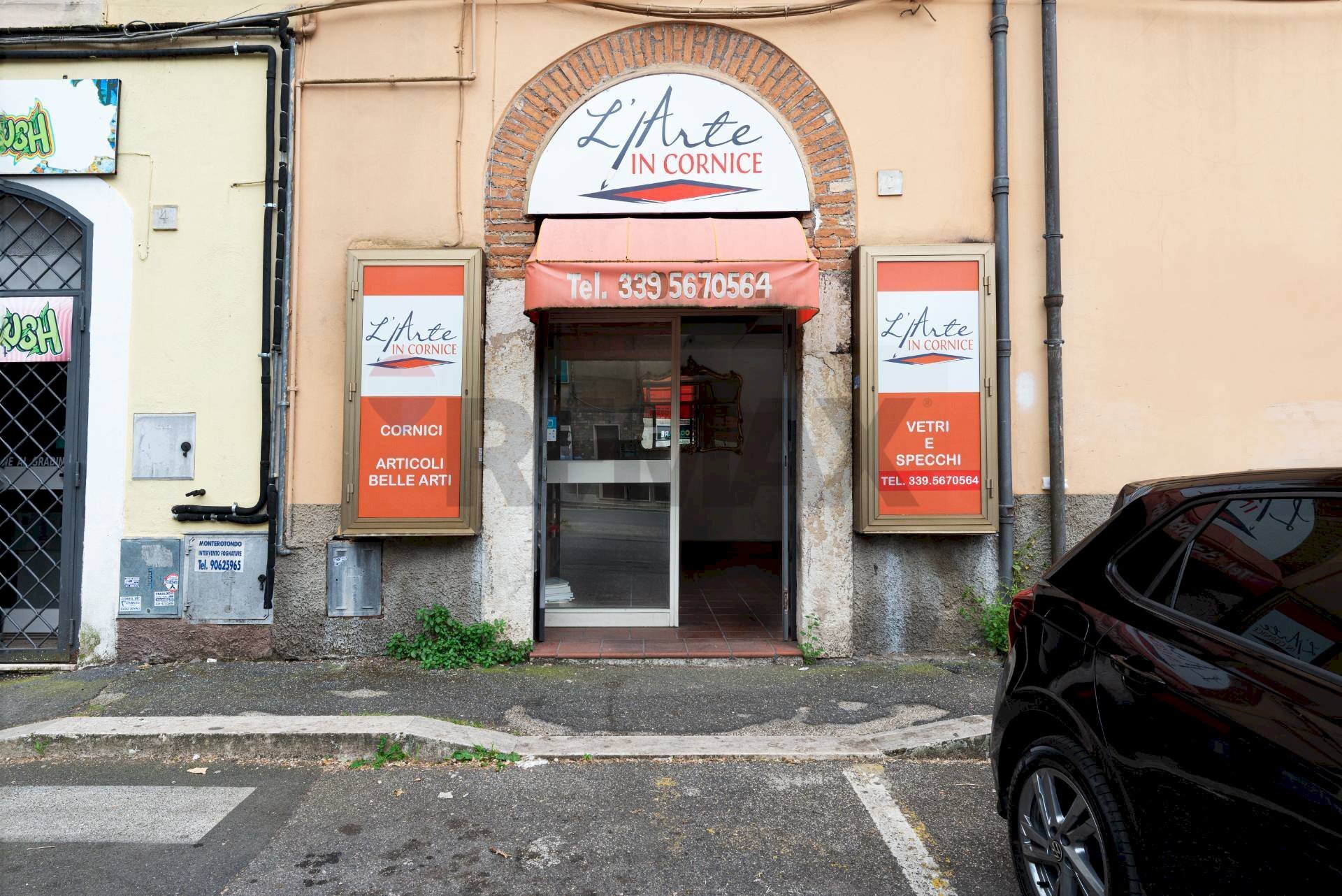 Edificio all\'aperto - Commercial Premises Piazza Della Libertà
 
2, Monterotondo - photo 3