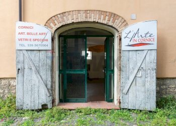 Edificio all\'aperto - Commercial Premises Piazza Della Libertà
 
2, Monterotondo - photo 1