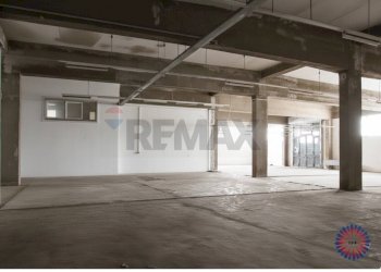 Parcheggio - Locale Commerciale Via Vespri
18, Riposto - foto 3