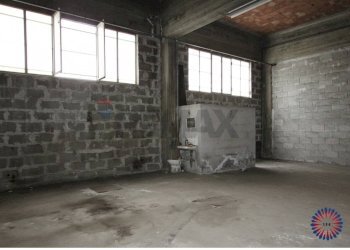 Stanza vuota - Locale Commerciale Via Vespri
18, Riposto - foto 5