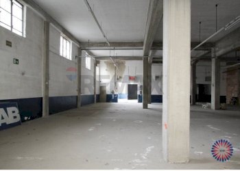 Parcheggio - Locale Commerciale Via Vespri
18, Riposto - foto 7