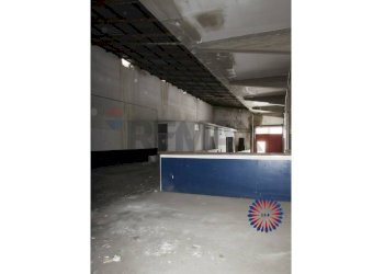 Parcheggio - Locale Commerciale Via Vespri
18, Riposto - foto 15