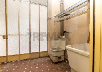 Bagno - Trilocale Via San Pietro
 
54, Catania - foto 8