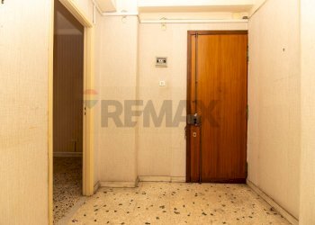 Hall / corridoio - Trilocale Via San Pietro
 
54, Catania - foto 13