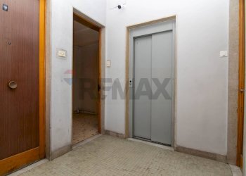 Hall / corridoio - Trilocale Via San Pietro
 
54, Catania - foto 18