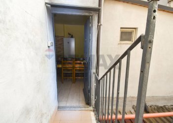 Scale - Trilocale Via Cacciatore
 
5, Catania - foto 20