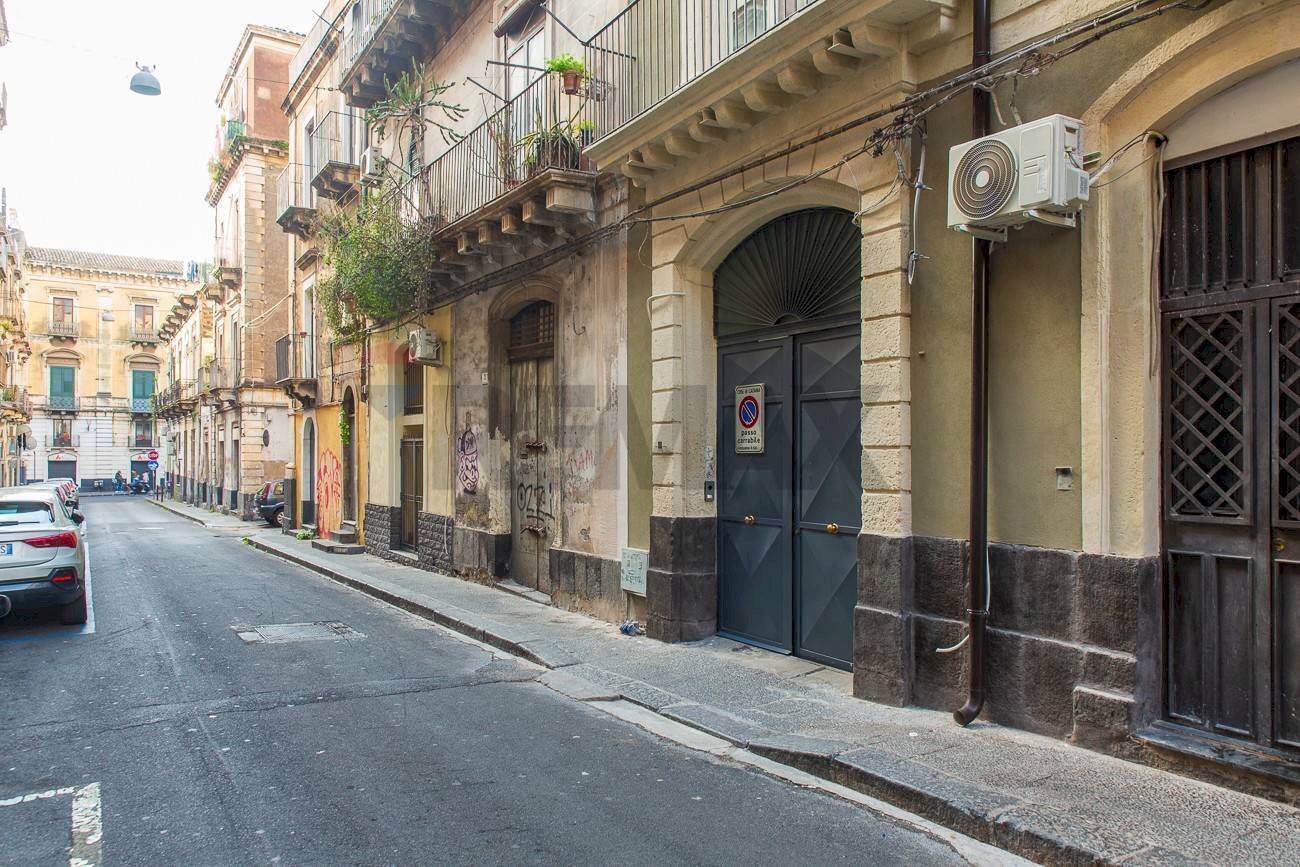 Ingresso - Magazzino Via Pozzo Canale
 
25, Catania - foto 2