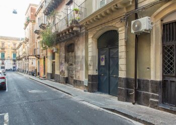Ingresso - Magazzino Via Pozzo Canale
 
25, Catania - foto 2