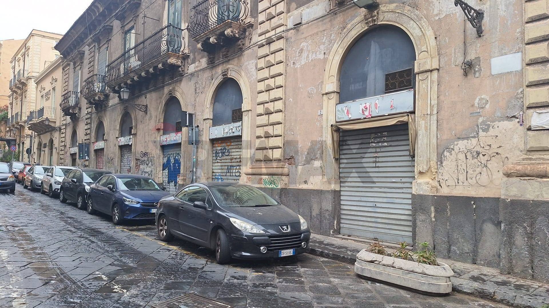 Edificio all\'aperto - Locale Commerciale Via Alessandro Manzoni
 
100, Catania - foto 2