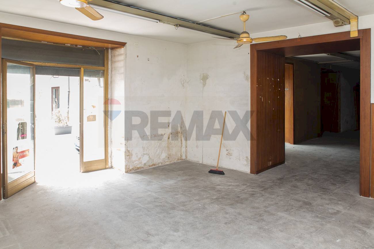 Stanza vuota - Locale Commerciale Via Alessandro Manzoni
 
100, Catania - foto 3