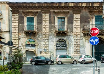 Edificio all\'aperto - Locale Commerciale Via Alessandro Manzoni
 
100, Catania - foto 1