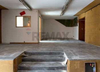 Scale - Locale Commerciale Via Alessandro Manzoni
 
100, Catania - foto 12