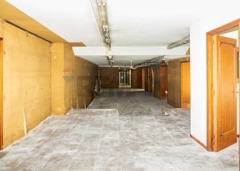 Hall / corridoio - Locale Commerciale Via Alessandro Manzoni
 
100, Catania - foto 13