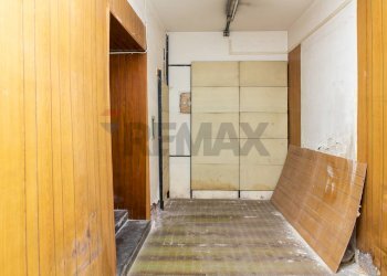 Hall / corridoio - Locale Commerciale Via Alessandro Manzoni
 
100, Catania - foto 17