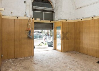 Stanza vuota - Locale Commerciale Via Alessandro Manzoni
 
100, Catania - foto 22