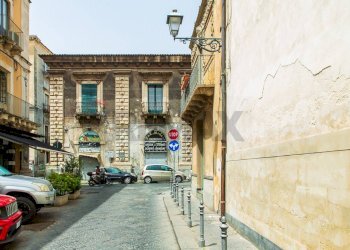Edificio all\'aperto - Locale Commerciale Via Alessandro Manzoni
 
100, Catania - foto 27