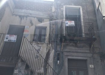 Edificio all\'aperto - Casa indipendente VIA GRAZIA DELEDDA
 
8, Bronte - foto 1