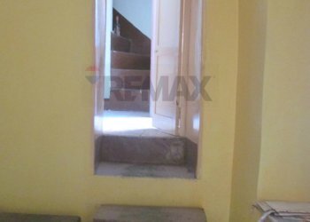 Scale - Casa indipendente VIA GRAZIA DELEDDA
 
8, Bronte - foto 6