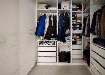 Cabina armadio - Trilocale Via Nicola Minervino
 
35, Bari - foto 11