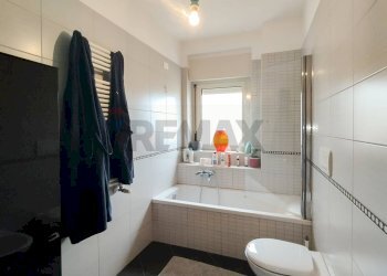 Bagno - Trilocale Via Nicola Minervino
 
35, Bari - foto 15