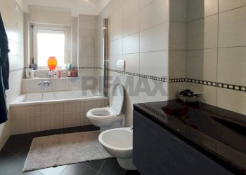 Bagno - Trilocale Via Nicola Minervino
 
35, Bari - foto 16