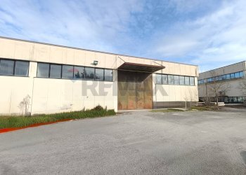 Edificio all\'aperto - Capannone Via Montebianco
 
6, Fabro - foto 2