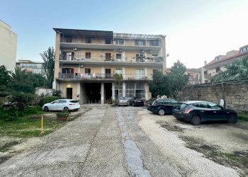 Edificio all\'aperto - Attico Via Fulvio Renella
 
112, Caserta - foto 36