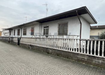 Casa all\'aperto - Villa Corso Umberto 1
 
328, Gambolò - foto 2