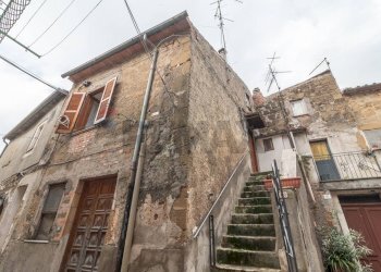 Edificio all\'aperto - Bilocale Via Del Fiore
 
77, Ischia di Castro - foto 5